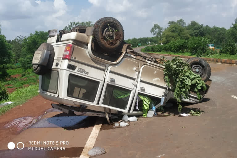 accident to dead body transporting vehicle  in jaheerabad