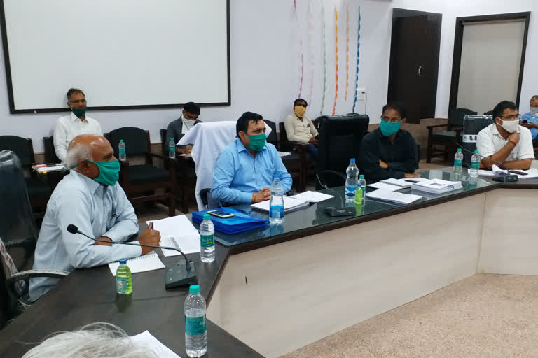 Review meeting of development officers, रिव्यू बैठक आयोजित