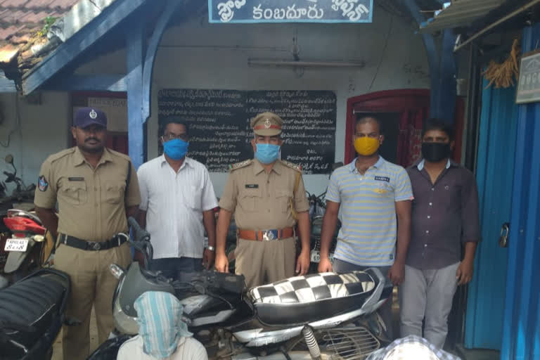 karnataka liquor seize in kundurpi, setturu mandal in ananthapur district