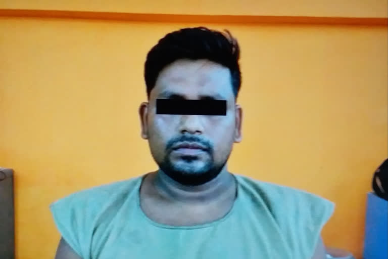 gold snatcher is arrested by calcutta police