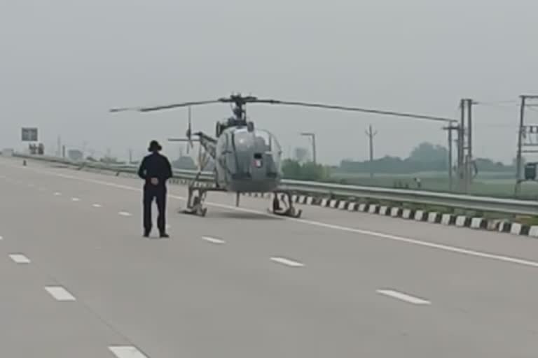 emergency landing of helicopter  sonipat latest news  haryana latest news  air force helicopter news sonipat  हवाई दल हेलिकॉप्टर सोनीपत  सोनीपत लेटेस्ट न्यूज
