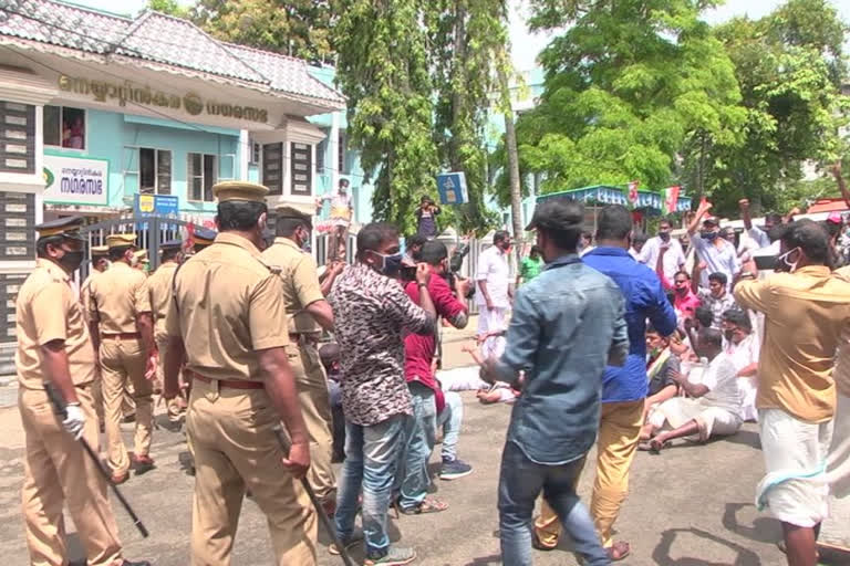 തിരുവനന്തപുരം  നെയ്യാറ്റിൻകര നഗരസഭാ കൗൺസിൽ  പ്രതിപക്ഷ അംഗങ്ങൾ  ഏറ്റുമുട്ടൽ  കോളജ്  Administrative  opposition  Neyyattinkara  clashed