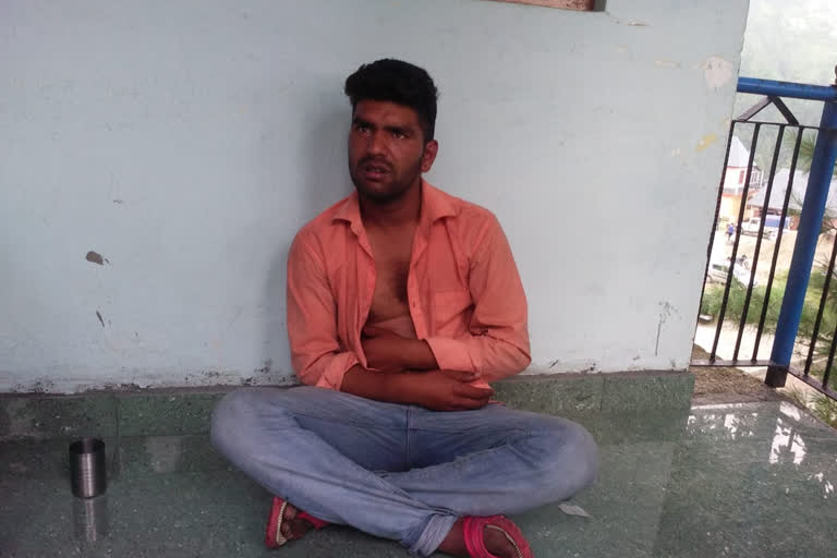 police aressted a youth who steals a car in Sundernagar