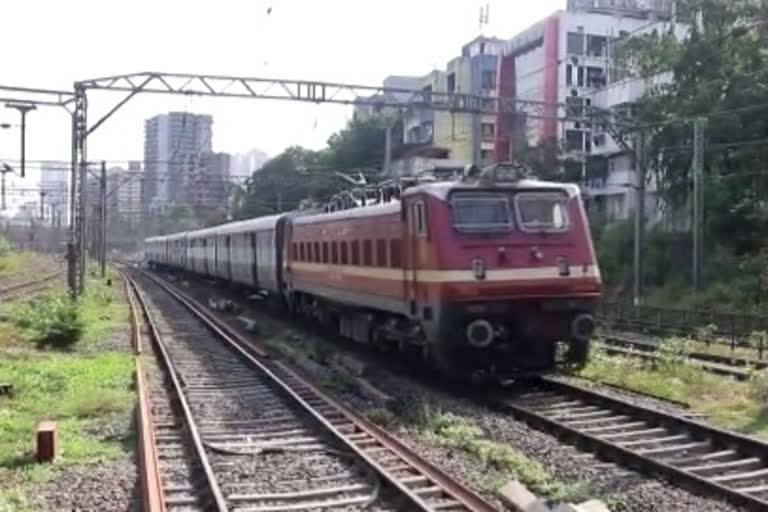 local service mumbai  railway cancel  railway starting date  corona effect on railway  रेल्वे वाहतूक सुरू होण्याची तारीख  कोरोनाचा रेल्वेवर परीणाम  रेल्वे रद्द न्यूज