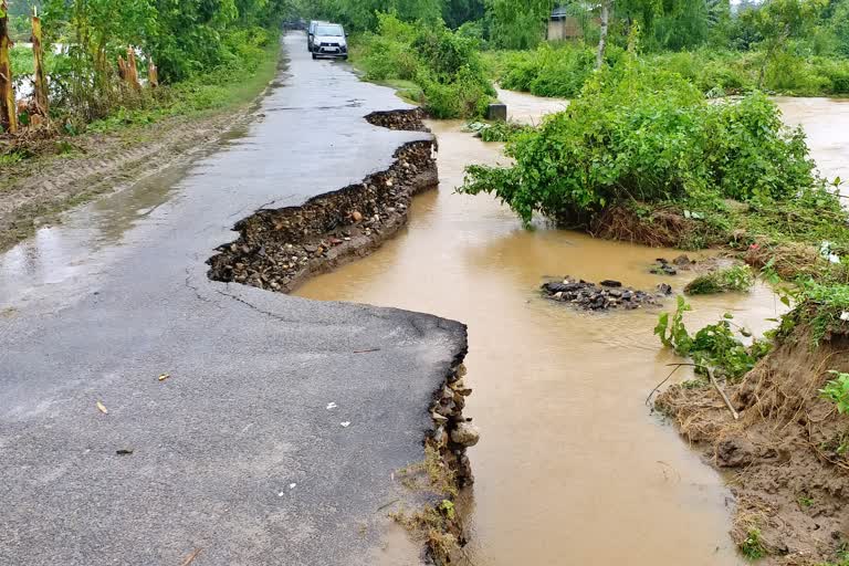 PWD Road damaged due to flood at gohpur biswanath assam etv bharat news