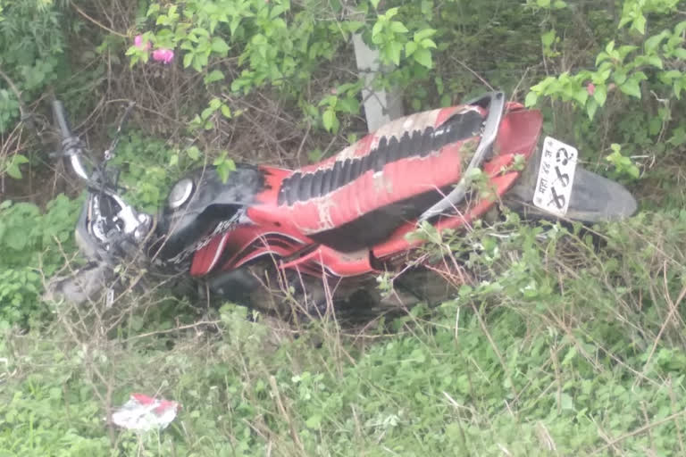 1 killed in Scorpio two-wheeler accident in beed