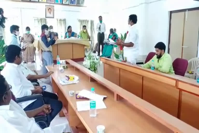 tiruvallur kadambatur Union Committee Meeting starts with argument