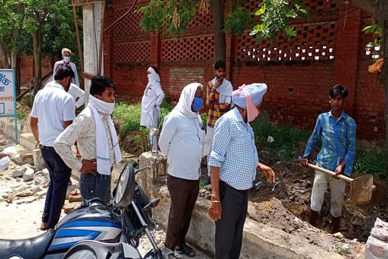 cowshed head did illegal construction on government land in guhla cheeka