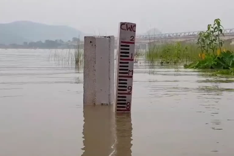 Water level of Brahmaputra increase at Guwahati