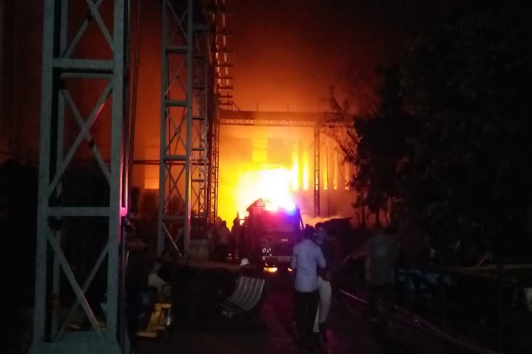 Fire breaks out at jay chemical factory in Khambhat, Anand district