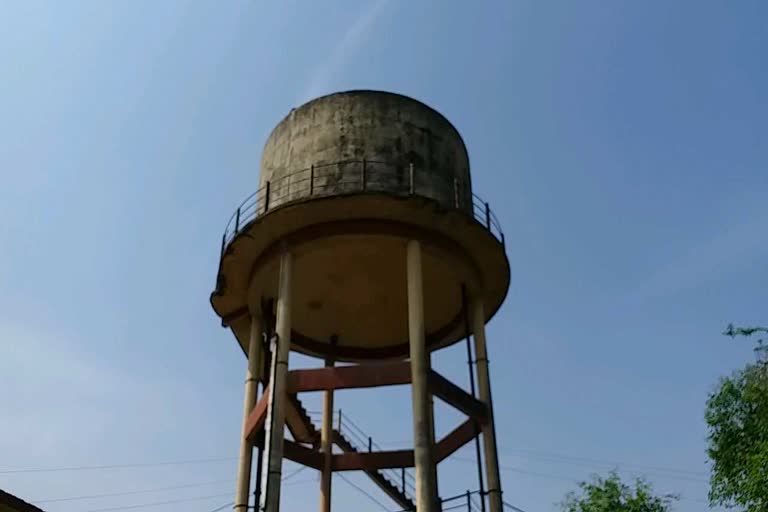 13 years ago built Water tank dilapidated in ratlam