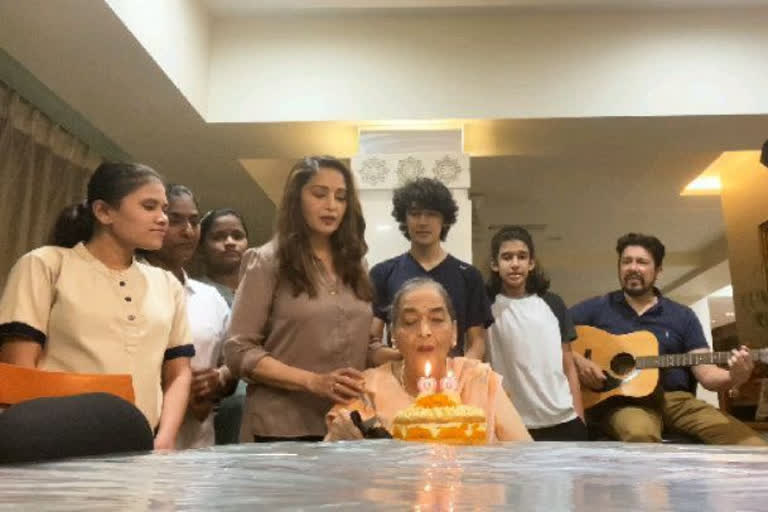 Watch! Madhuri Dixit celebrates her mother's birthday at home