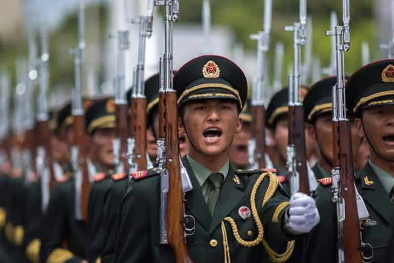 Chinese troops