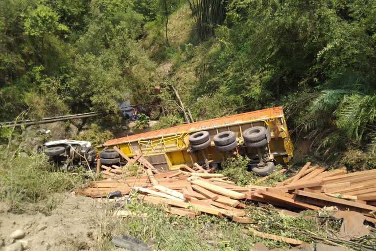 truck accident on National Highway 70