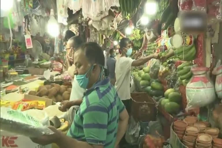 assam-people-buy-essentials-before-lockdown-in-guwahati