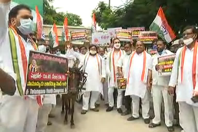 Congress protests over petrol and diesel price hike