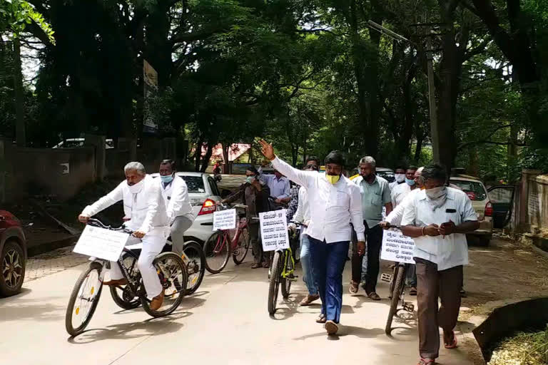 ಕಾಂಗ್ರೆಸ್ ಪ್ರತಿಭಟನೆ