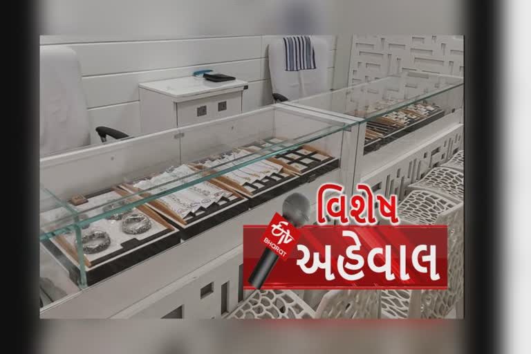 દાહોદ જવેલરી માર્કેટની રોનક આર્થિક મંદીમાં ઝંખવાઈ, અમદાવાદના કોરોનાની અસરમાં બધું ઠપ