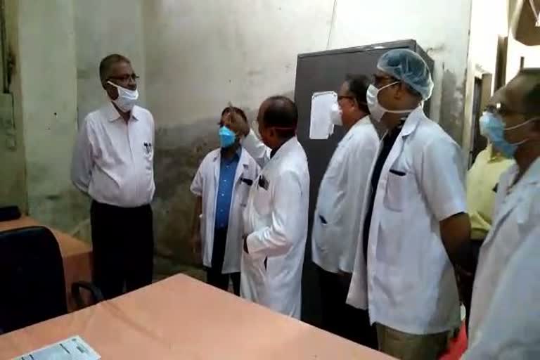 Inspection of Dholpur Hospital, Dholpur Collector Rakesh Kumar