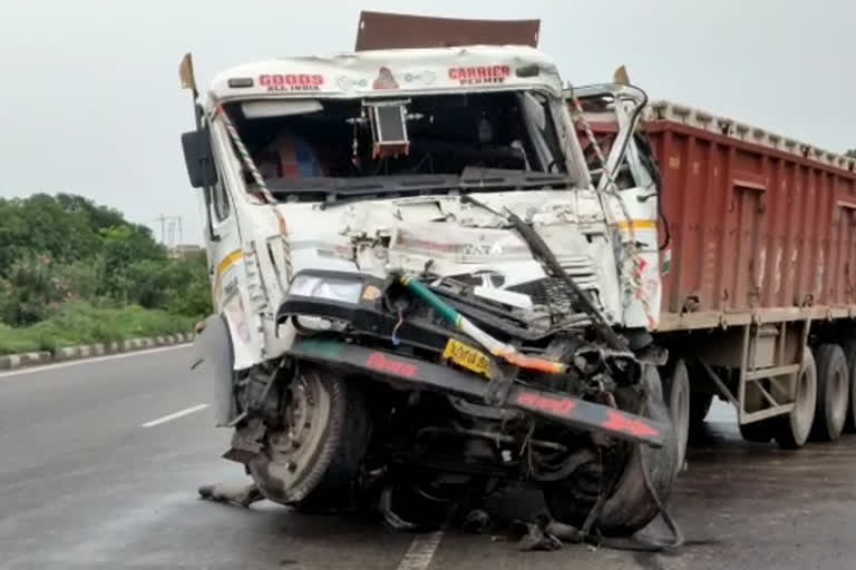 kaushambi road accident