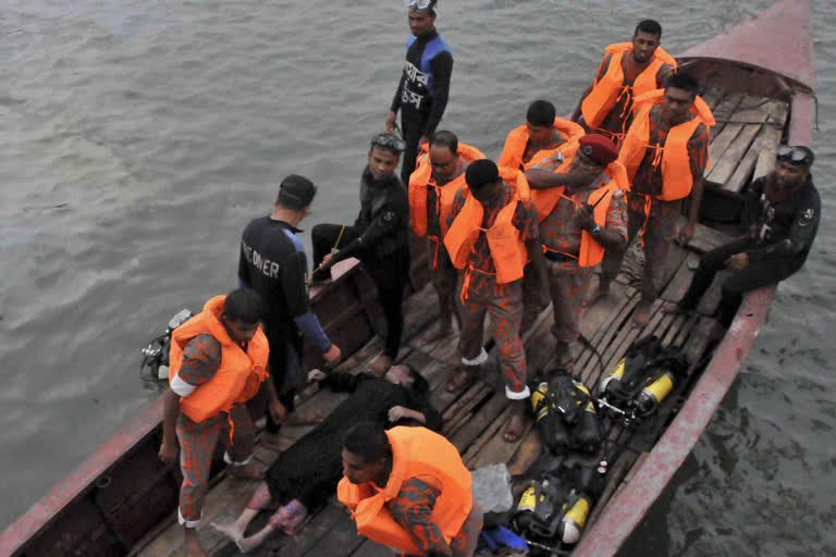 boat sinking in Bangladesh