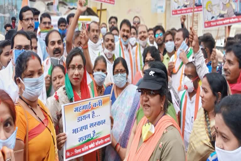 charan-das-mahant-picture-found-missing-from-poster-in-cycle-rally