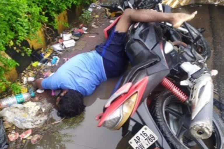 road accident one person dead at gannavaram krishna district