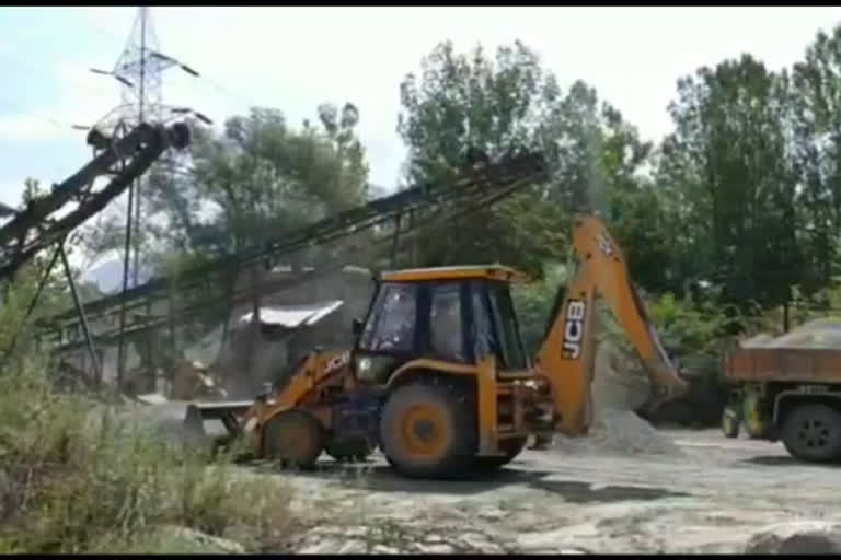 Ganderbal: people demand action against illegal crushers