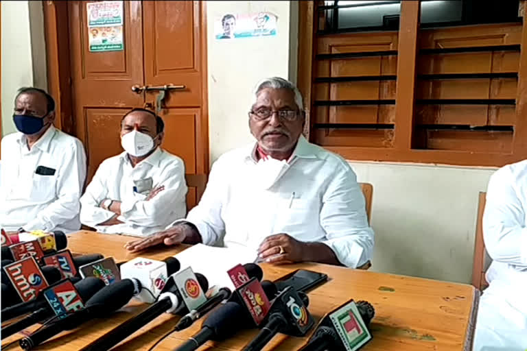 mlc jeevan reddy demand for corona treatment merge in arogya sri in jagityala