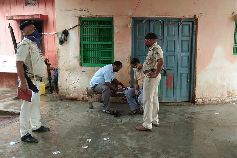 वृद्ध ने फांसी लगाकर की आत्महत्या