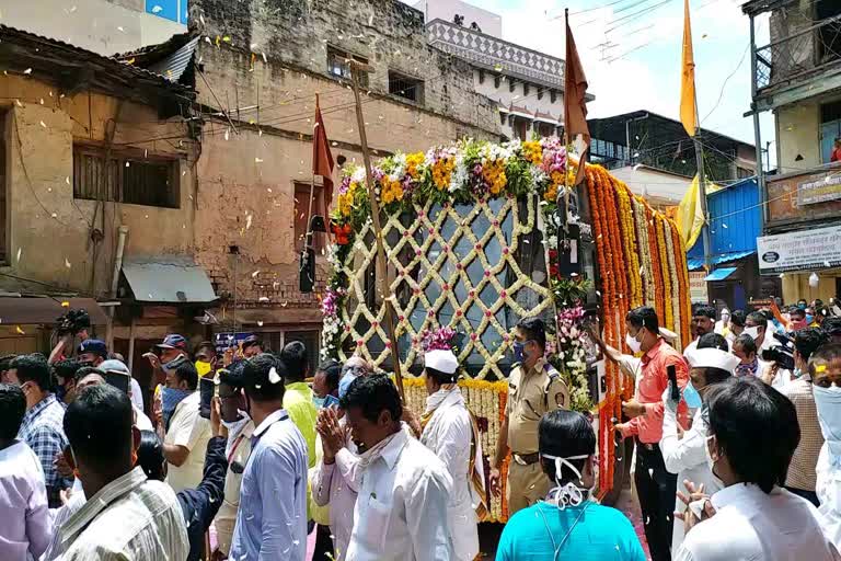 sant-dnyaneshwar-mauli-palkhi-going-to-pandharpur