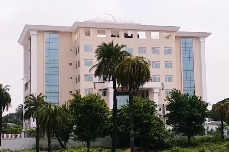 Hitech building of Deoghar Municipal Corporation, built for 30 crores