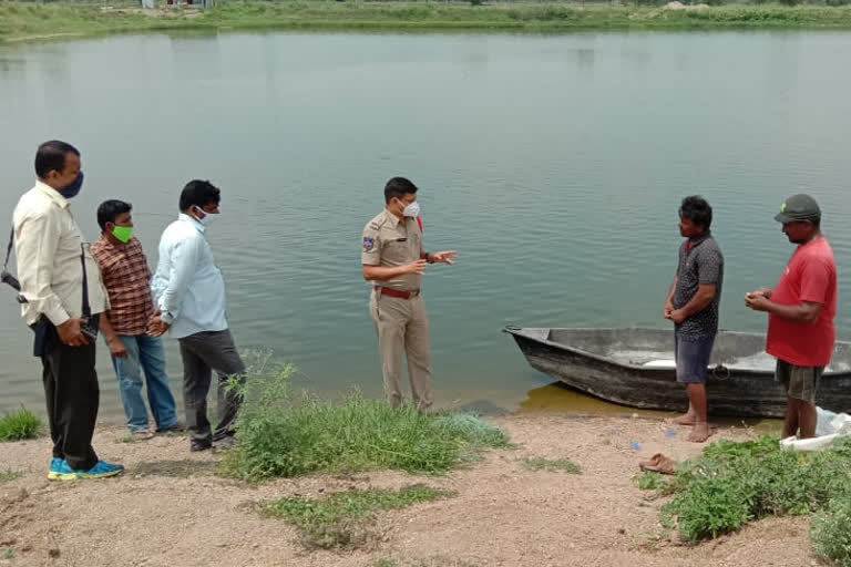 fish ponds inspected by ramagundam acp in peddapalli