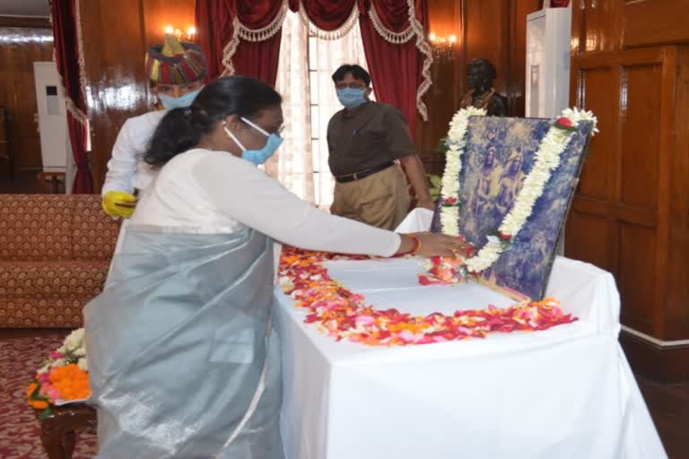 Governor Draupadi Murmu and JMM supremo paid tribute to heroes of Santal Hul in ranchi