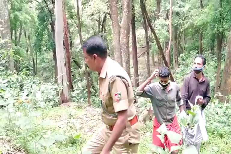 Silent Valley National Park  hunters arrested  സൈലന്‍റ് വാലി  നായാട്ട്  വേട്ടക്കാര്‍ പിടിയില്‍