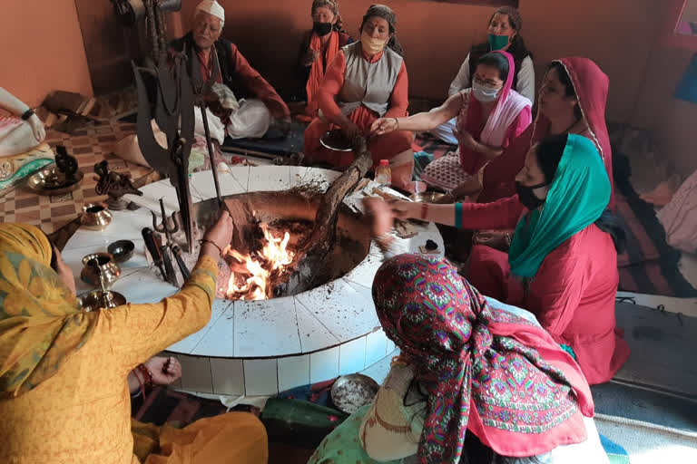 BJP Mahila Morcha has done Havan in Rampur