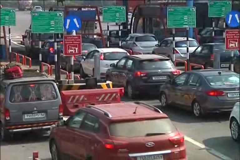 heavy traffic at panthangi toll plaza