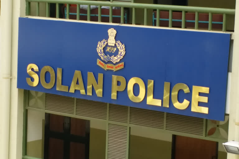 Solan police caught drug traffickers in lockdown