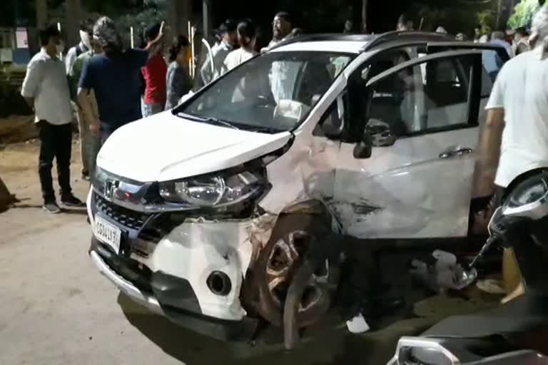 road-accident-on-vip-road