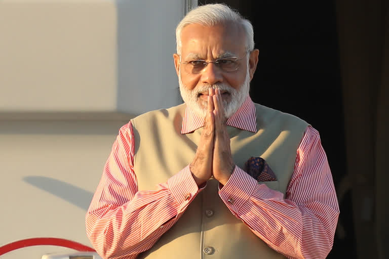 PM Modi applauds role of doctors, chartered accountants