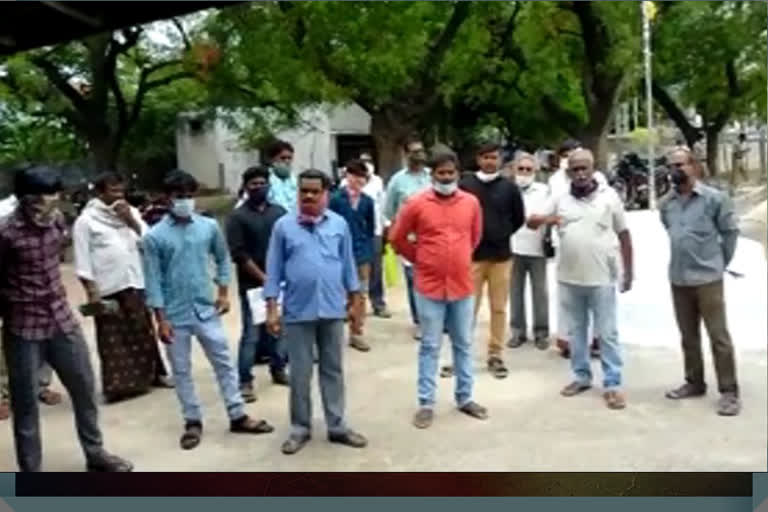 veligonda expats protest in markapuram prakasam district