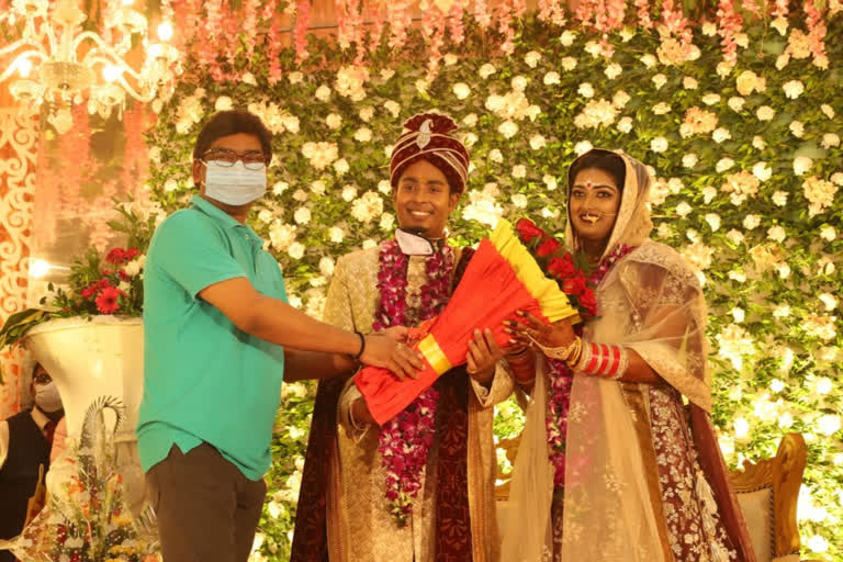 Indian archer couple deepika kumari and atanu das tied the knot