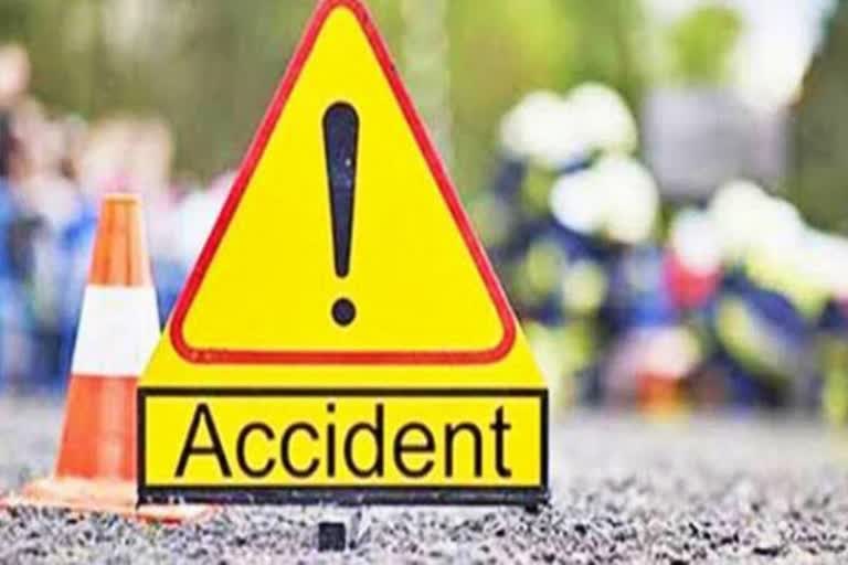 road-accident-in-kendujar-1-death-7-injured