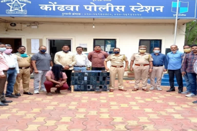 police arrested thieve and 5.50 lakh mobiles seized in pune