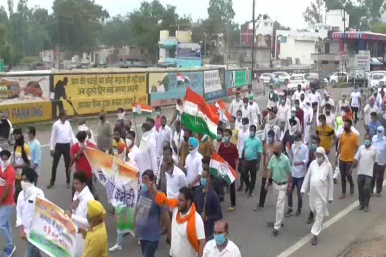 Nalagarh block congress held rally on petrol and diesel