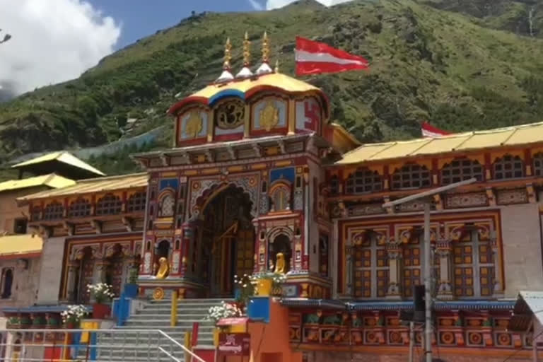 char dham yatra begins,  devotees reached badrinath dham,  badrinath dham news,  chamoli news