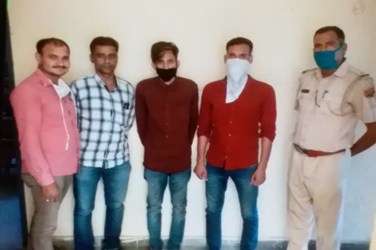 पुलिस ने घड़ी चोरों को पकड़ा,  जयपुर में घड़ी स्नैचिंग,  घड़ी स्नैचिंग की वारदात,  Clock snatching in jaipur,  Watch snatching incident,  Watch thief arrested in Jaipur