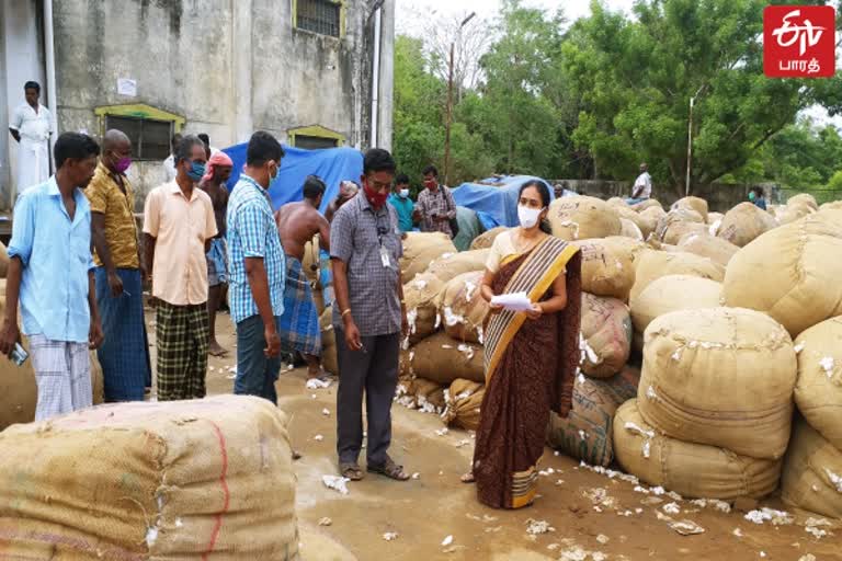 வேளாண் விற்பனை குழு செயலாளர் வித்யா