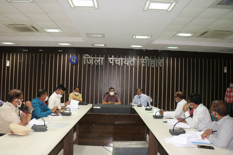 collector-took-review-meeting-of-departments-in-sehore