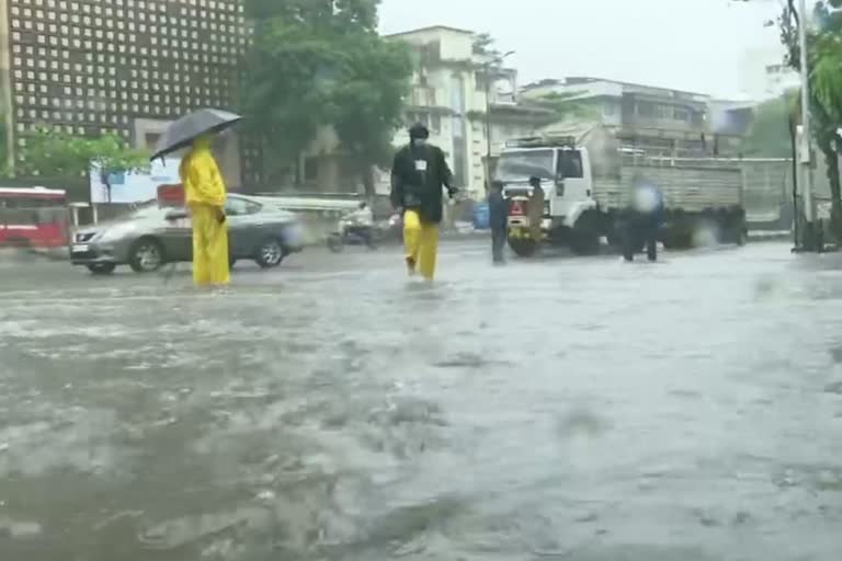 Heavy rains lashed major parts of Mumbai